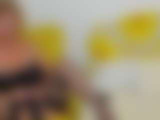 Live cam show with britishmilfpenelope - British on TeamSkeetLive