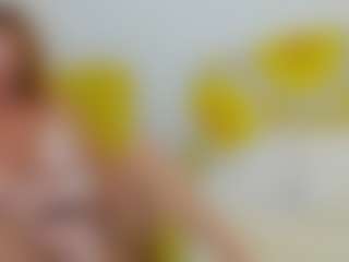 Live cam show with britishmilfpenelope - British on Free Soda