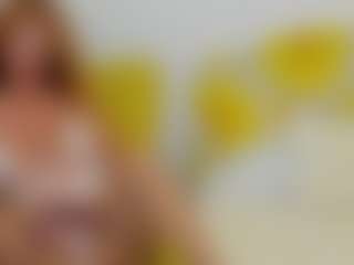 Live cam show with britishmilfpenelope - British on milfzrlive.com