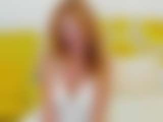 Live cam show with britishmilfpenelope - British on Camsoda