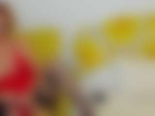 Live cam show with britishmilfpenelope - Flashing on Soda Cam