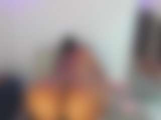 Live cam show with BUSTY PUTONA RELOADED - Gagging on Camsoda