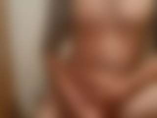 Kindareckless276's Live Sex Cam Show