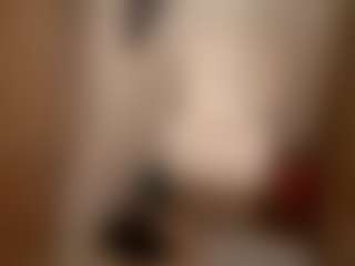 Kindareckless276's Live Sex Cam Show