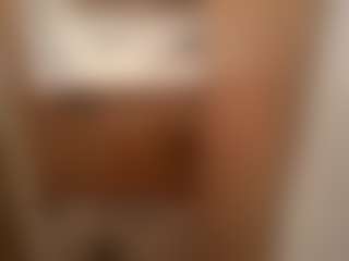 Kindareckless276's Live Sex Cam Show