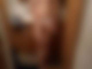Kindareckless276's Live Sex Cam Show