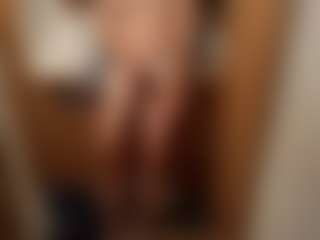 Kindareckless276's Live Sex Cam Show