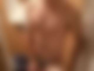 Kindareckless276's Live Sex Cam Show
