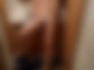 Kindareckless276's Live Sex Cam Show