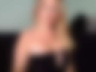 Live cam show with British milf jessica Lou - Busty on SpankPalCams