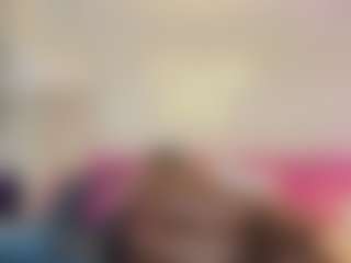 Live cam show with Daniela Price - Fingers on intimatelivegirls.com