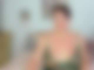 ladyred8's Live Sex Cam Show