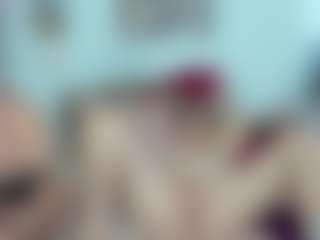 Live cam show with ladyred8 - Grey Eyes on AdultVida.com