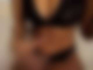 Live cam show with nicolegiulia - Brown Hair on CamwithHer