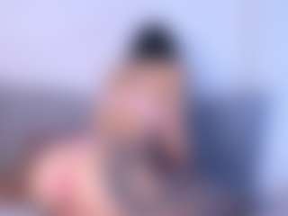 Thayra's Live Sex Cam Show