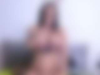 Thayra's Live Sex Cam Show