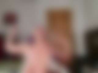 Live cam show with anna-monik - Oil on SpankPalCams