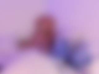 Live cam show with Lilii Moon - Deepthroat on intimatelivegirls.com