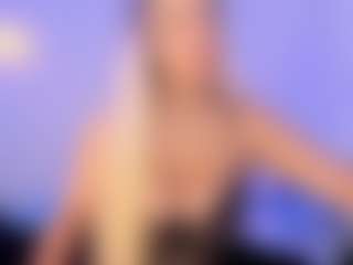 Live cam show with Lilii Moon - Blondie on Camsoda