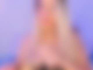 Live cam show with Lilii Moon - Blondie on Camsoda