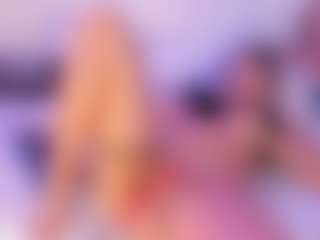 Live cam show with Lilii Moon - Riding on Camsoda