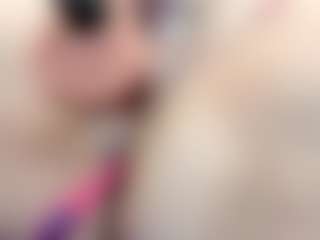 Live cam show with Iwazsoaking - Belly on Camsoda Late Night