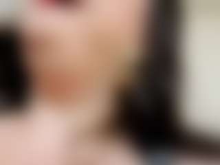 Live cam show with Iwazsoaking - Belly on Big Tits
