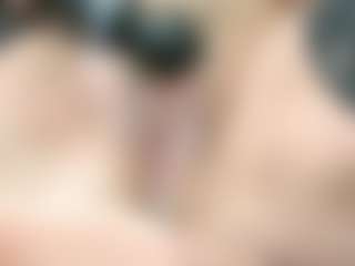 Live cam show with Iwazsoaking - Belly on Gym Cam Girls