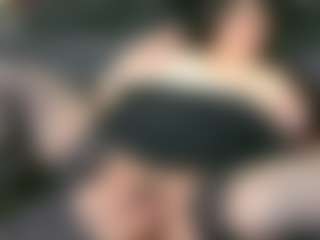 Live cam show with Iwazsoaking - Belly on Big Tits