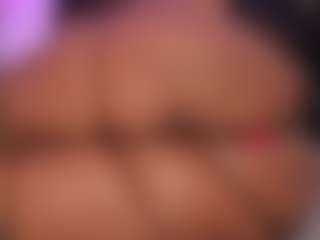 Live cam show with emiilyrosee - Black on PervPlay.com