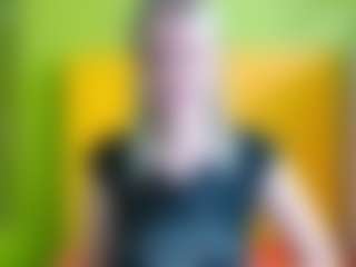 Live cam show with Roxy - Average on Cam Slut