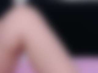 HessaHessy MILF webcam performer live streaming