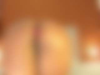 Live cam show with Milf Mia - Ebony Big Tits on StripNow
