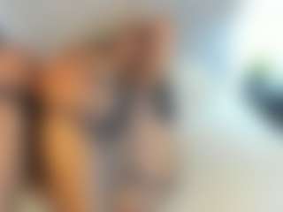 Live cam show with Milf Mia - Moaning on CamSodaAdn
