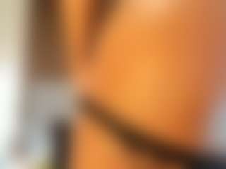 Live cam show with Milf Mia - Big Tits on Gym Cam Girls