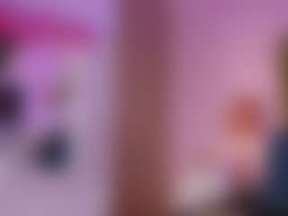 Live cam show with Emma R - Grandes Tetas on Fit Hotties