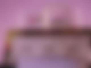 Live cam show with Emma R - Public on madthumbs