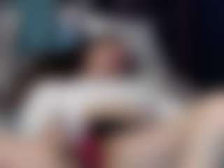 Live cam show with Iris - Average on CamwithHer