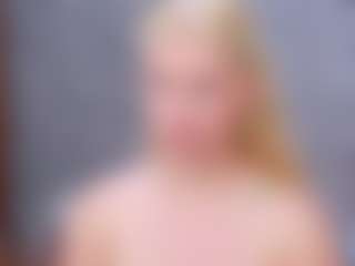 Cuteblondeme's Live Sex Cam Show