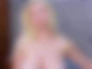 Cuteblondeme's Live Sex Cam Show