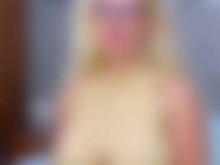 Cuteblondeme's Live Sex Cam Show