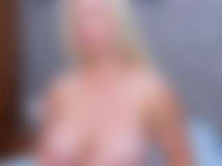 Cuteblondeme's Live Sex Cam Show