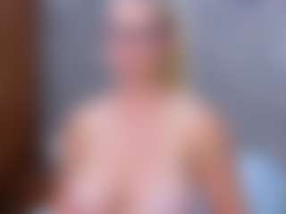 Cuteblondeme's Live Sex Cam Show
