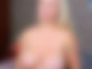 Cuteblondeme's Live Sex Cam Show