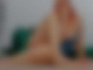 emilianna666's Live Sex Cam Show