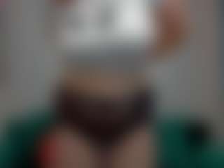 emilianna666's Live Sex Cam Show