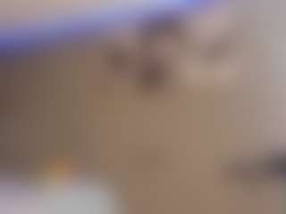 Live cam show with ZOE - Twerking on milfzrlive.com