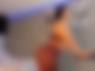 Live cam show with ZOE - Riding on Latina Girls