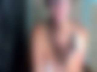 Live cam show with curvyjules - Bikini on CamwithHer