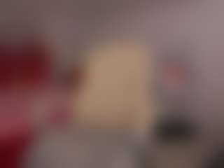 Live cam show with littleshyyy - Green Eyes on Gym Cam Girls